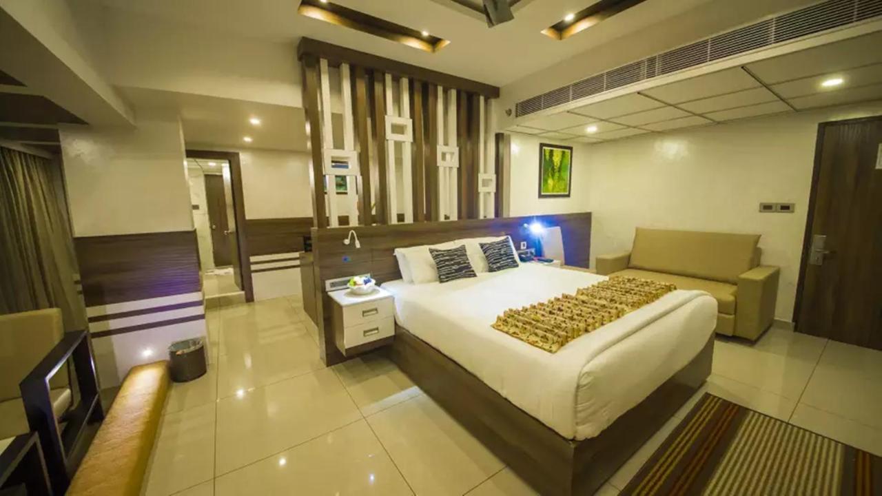 The Renai Cochin Hotell Kochi Eksteriør bilde