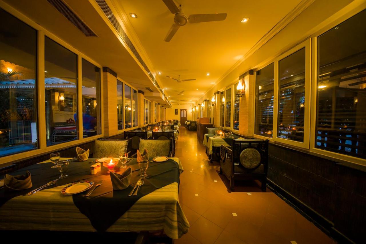 The Renai Cochin Hotell Kochi Eksteriør bilde