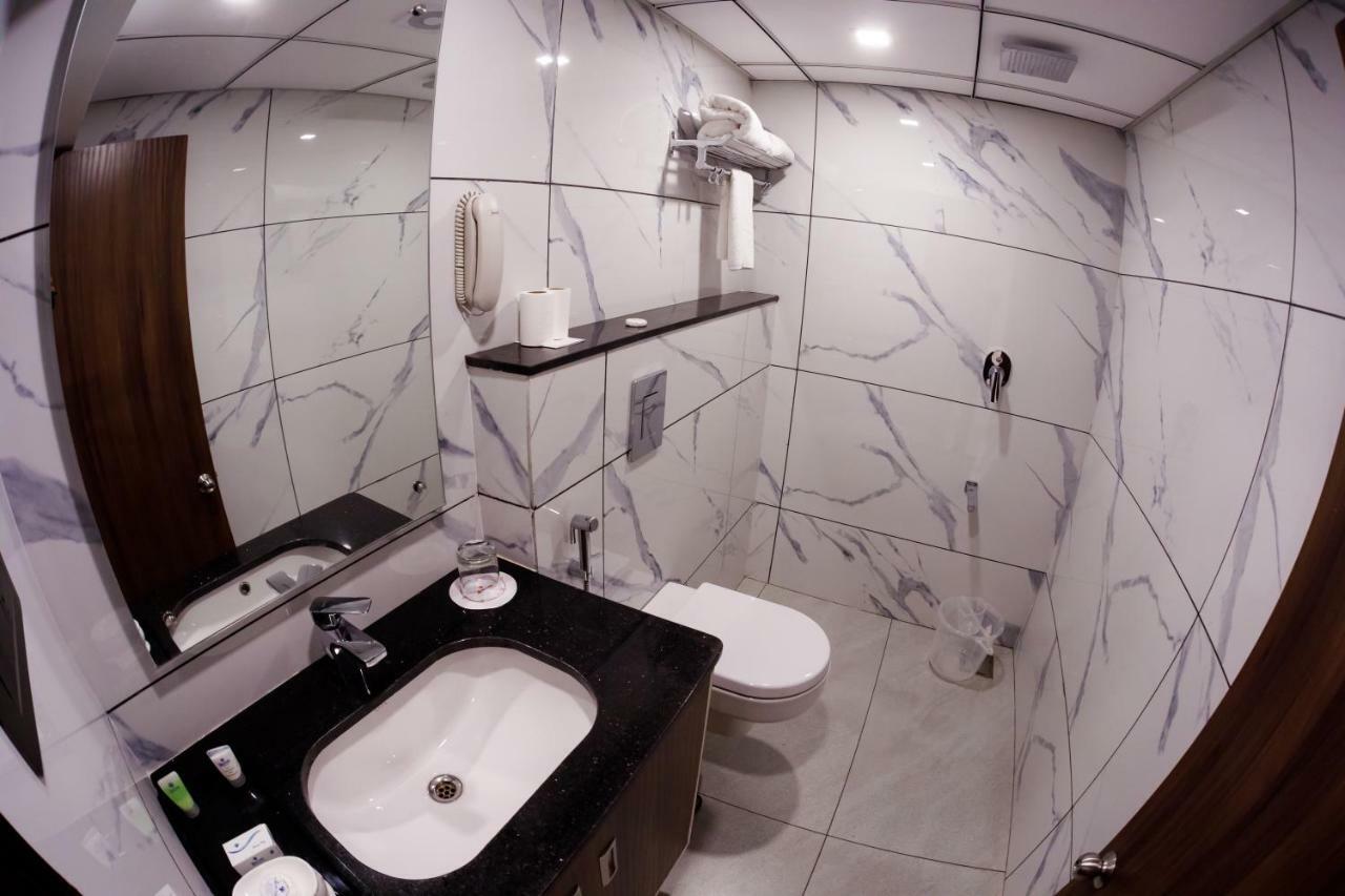 The Renai Cochin Hotell Kochi Eksteriør bilde